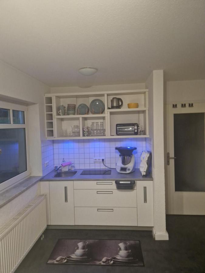 Souterrain-Wohnung Mit Kostenlosem Stellplatz Λειψία Εξωτερικό φωτογραφία