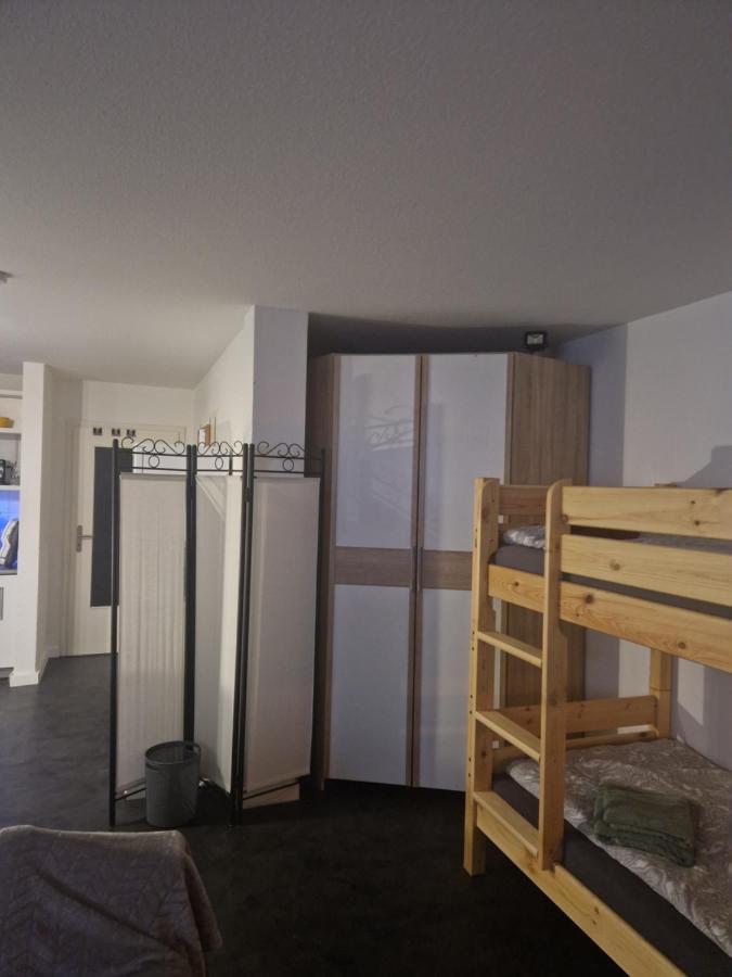 Souterrain-Wohnung Mit Kostenlosem Stellplatz Λειψία Εξωτερικό φωτογραφία