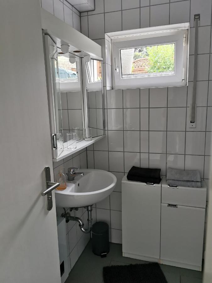 Souterrain-Wohnung Mit Kostenlosem Stellplatz Λειψία Εξωτερικό φωτογραφία
